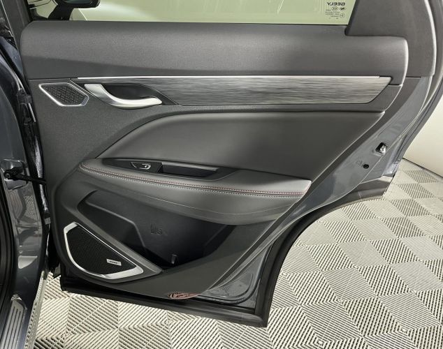 Geely Tugella  Luxury