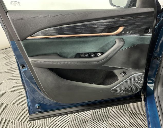 Geely Monjaro  Flagship