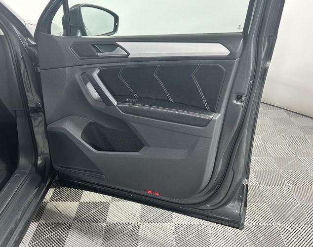 Volkswagen Tiguan  Respect