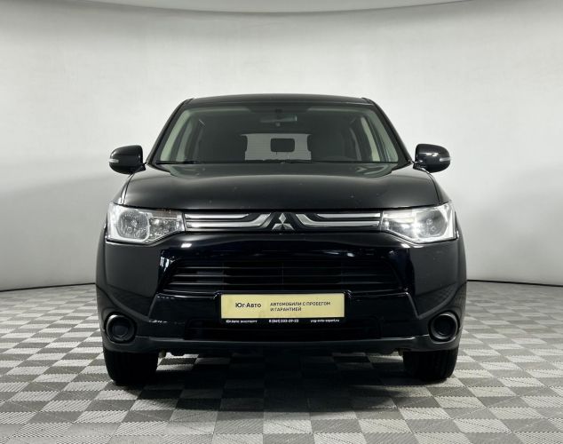 Mitsubishi Outlander  Invite