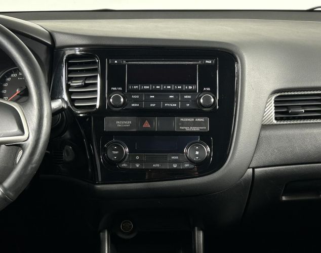 Mitsubishi Outlander  Invite