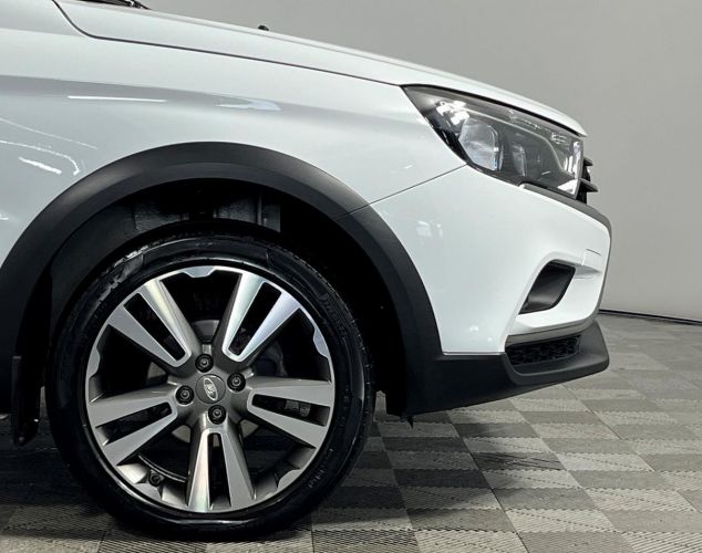 LADA (ВАЗ) Vesta  Luxe + P3 + R16