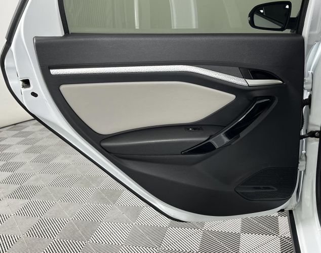 LADA (ВАЗ) Vesta  Luxe + P3 + R16