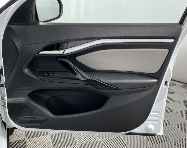 LADA (ВАЗ) Vesta  Luxe + P3 + R16