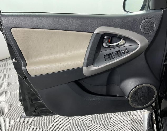 Toyota RAV4  Луна