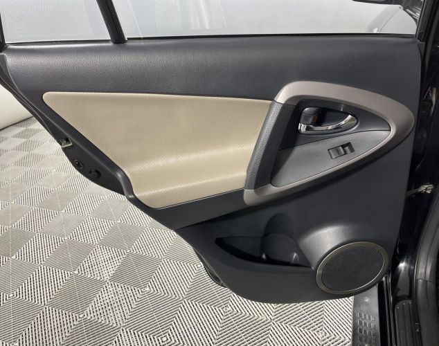 Toyota RAV4  Луна