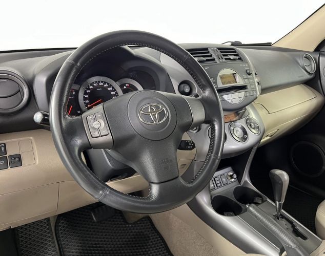 Toyota RAV4  Луна