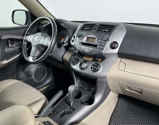 Toyota RAV4  Луна