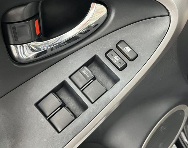 Toyota RAV4  Луна