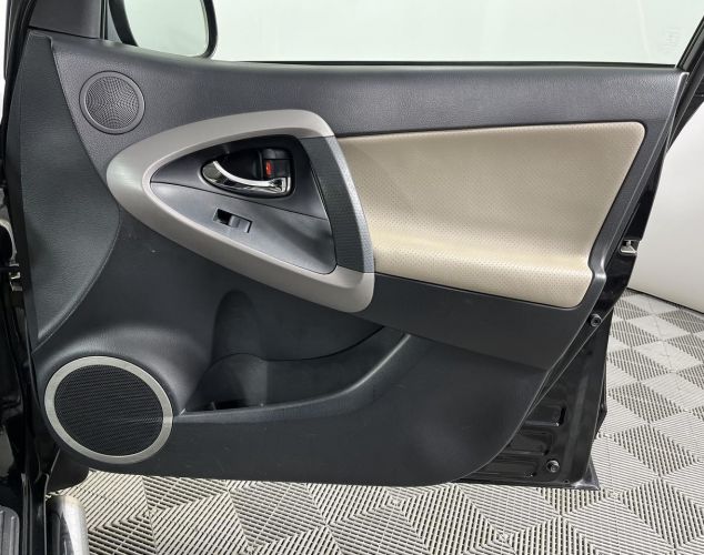 Toyota RAV4  Луна