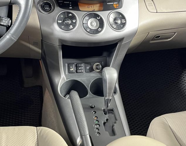 Toyota RAV4  Луна