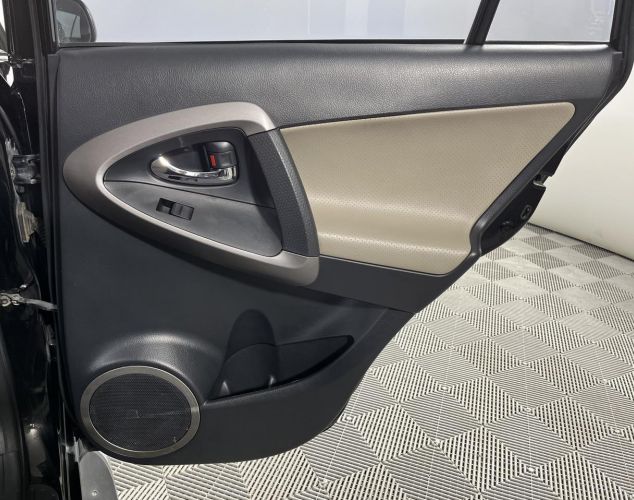 Toyota RAV4  Луна