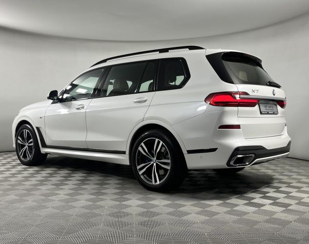 BMW X7  