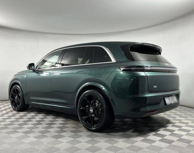 LiXiang (Li Auto) L7  