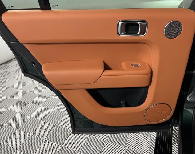 LiXiang (Li Auto) L7  