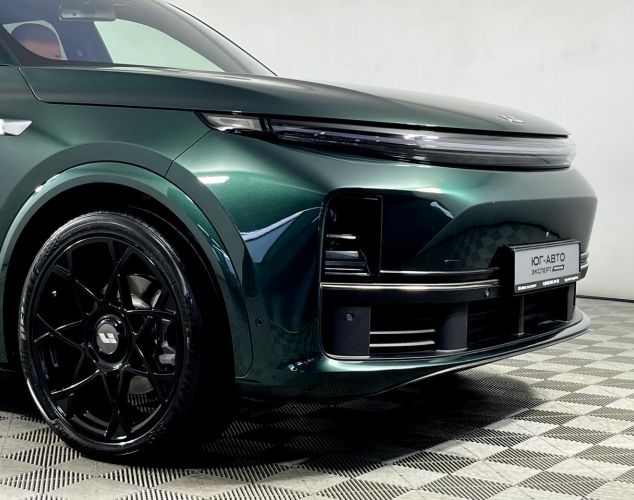 LiXiang (Li Auto) L7  