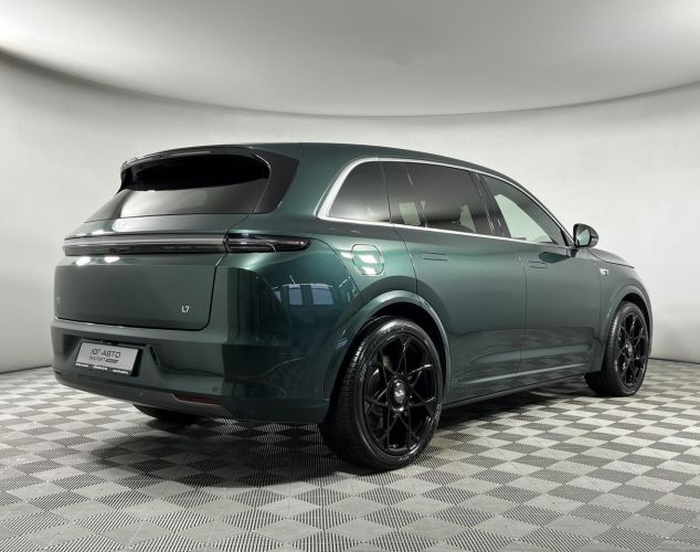 LiXiang (Li Auto) L7  