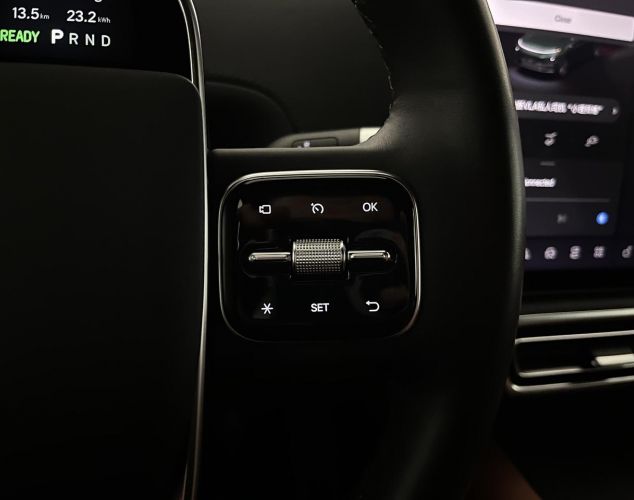 LiXiang (Li Auto) L7  