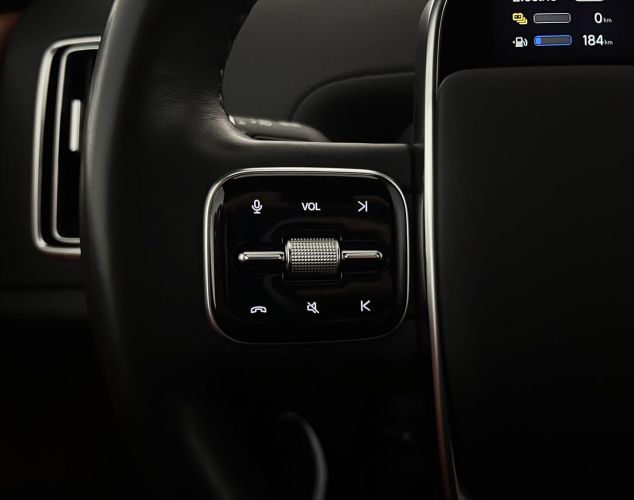 LiXiang (Li Auto) L7  