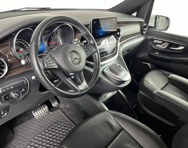 Mercedes-Benz V-Класс  AMG Line V220 d