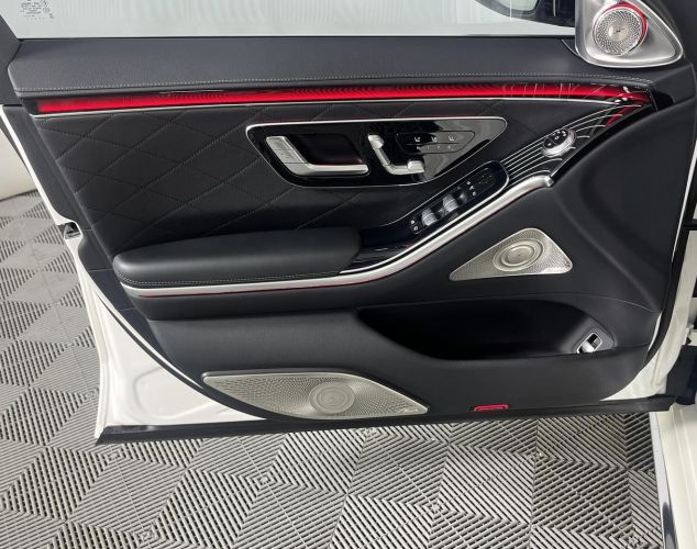 Mercedes-Benz S-Класс  