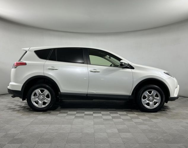 Toyota RAV4  Стандарт