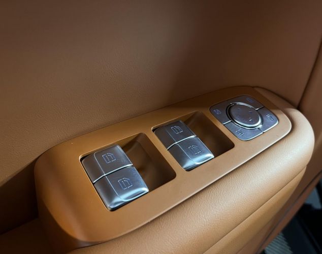 LiXiang (Li Auto) L9  