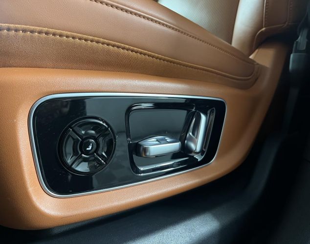 LiXiang (Li Auto) L9  