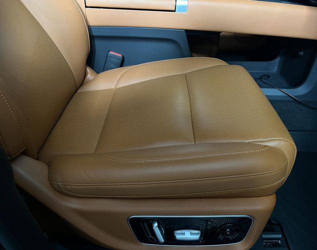 LiXiang (Li Auto) L9  