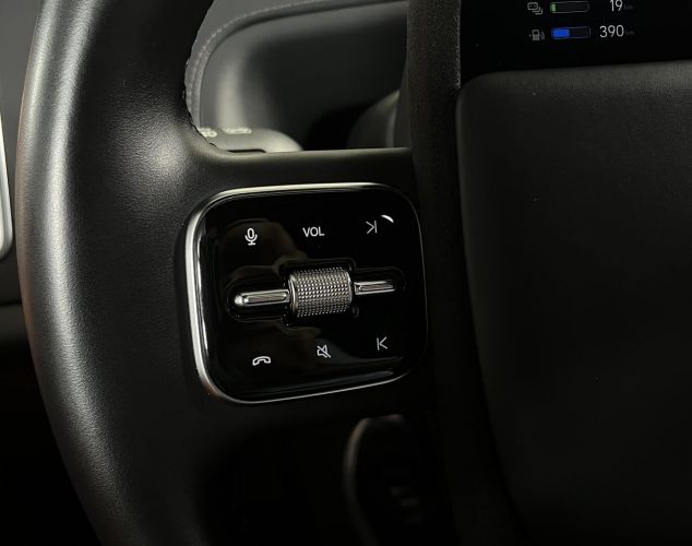 LiXiang (Li Auto) L9  