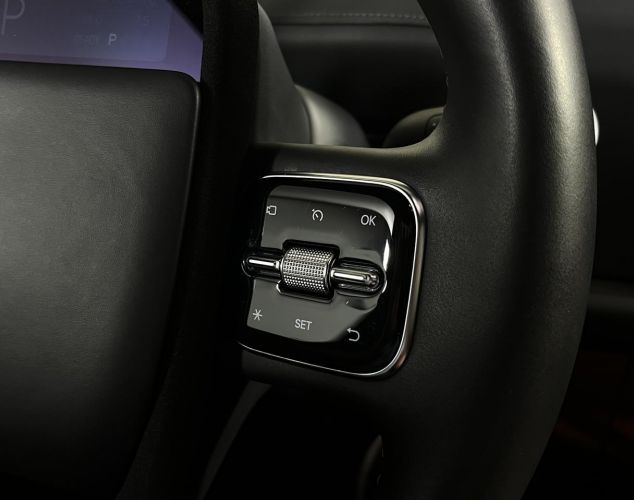 LiXiang (Li Auto) L9  