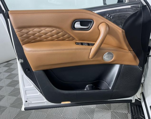 Infiniti QX80  Luxe Sensory ProACTIVE (7-местный)