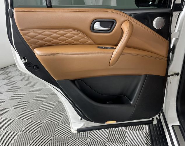 Infiniti QX80  Luxe Sensory ProACTIVE (7-местный)