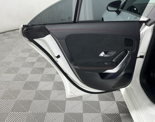 Mercedes-Benz CLA-Класс  