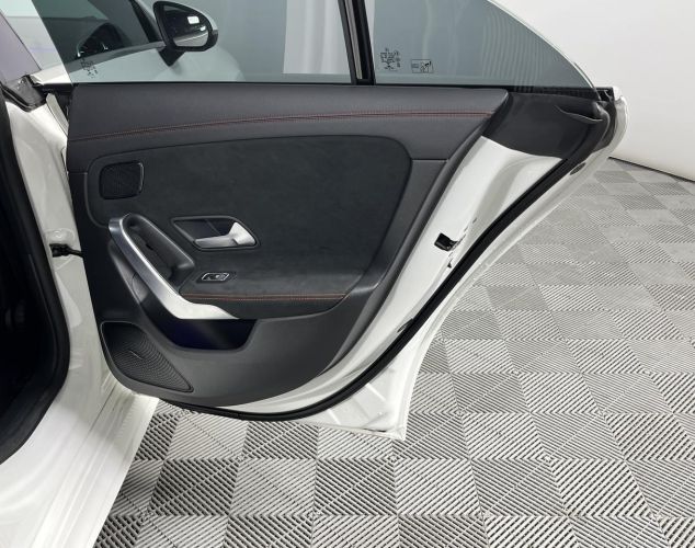 Mercedes-Benz CLA-Класс  