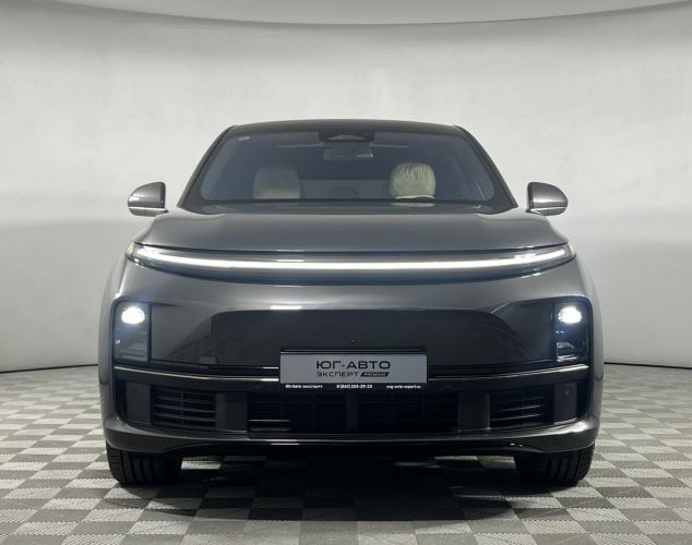 LiXiang (Li Auto) L7  