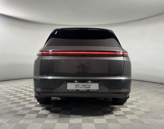 LiXiang (Li Auto) L7  