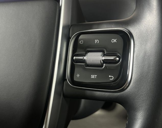 LiXiang (Li Auto) L7  