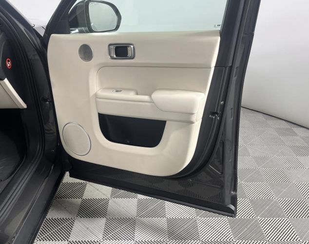 LiXiang (Li Auto) L7  