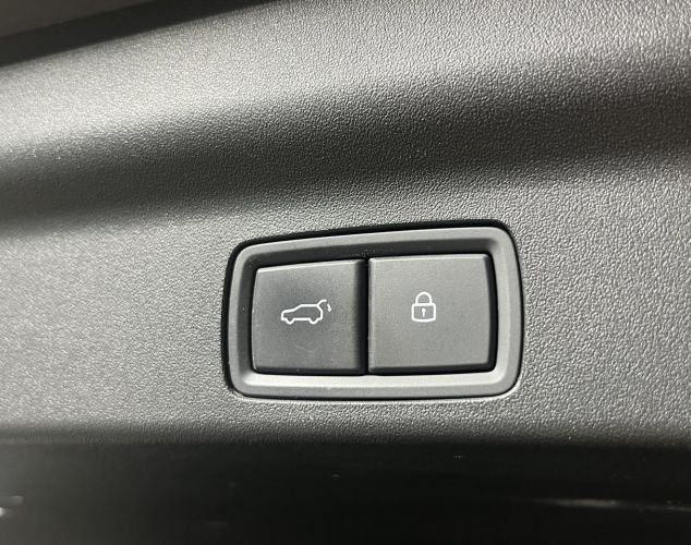 LiXiang (Li Auto) L7  