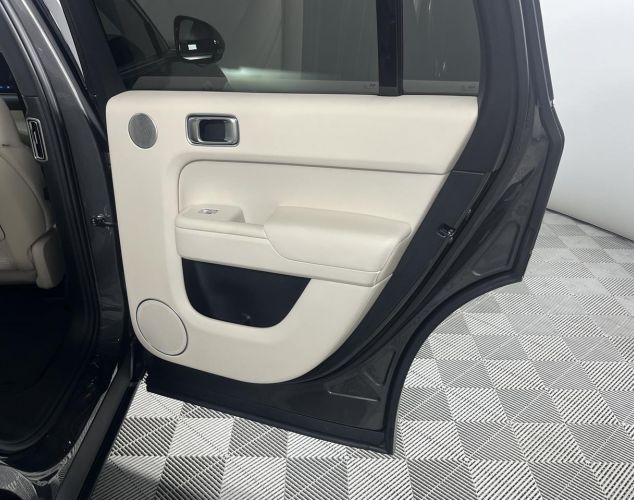 LiXiang (Li Auto) L7  