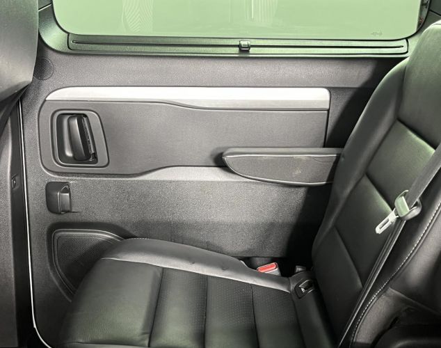 Peugeot Traveller  Business VIP