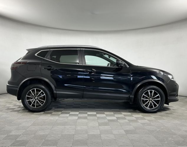 Nissan Qashqai  SE