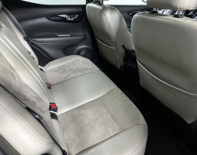 Nissan Qashqai  SE