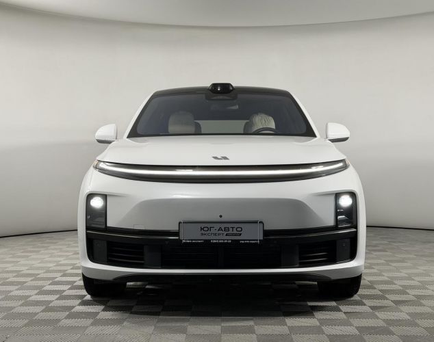 LiXiang (Li Auto) L7  