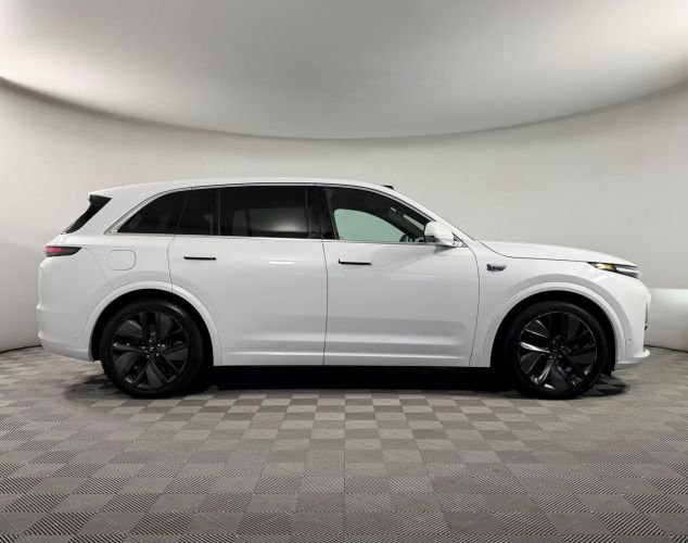 LiXiang (Li Auto) L7  