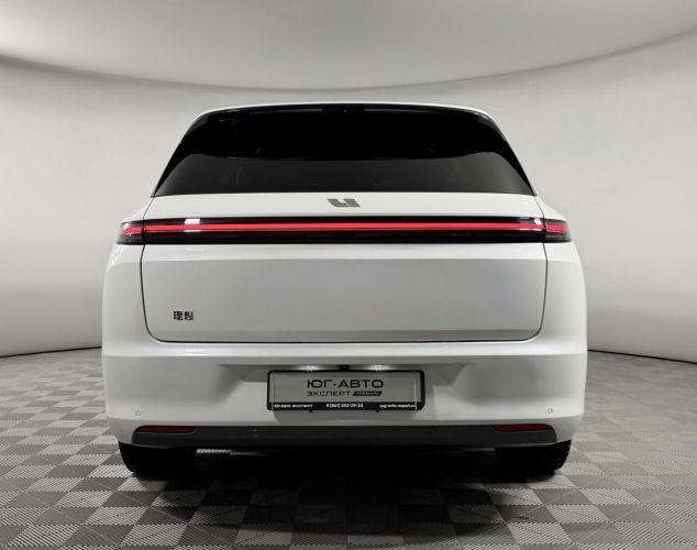 LiXiang (Li Auto) L7  