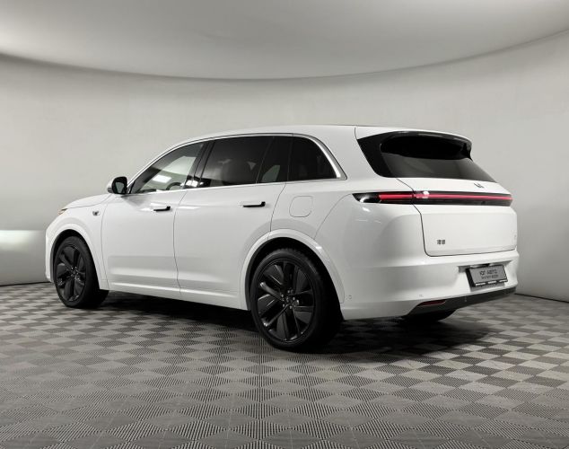 LiXiang (Li Auto) L7  