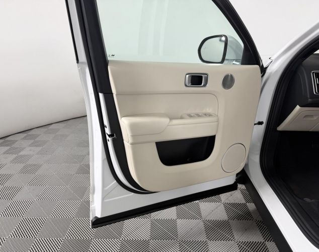 LiXiang (Li Auto) L7  