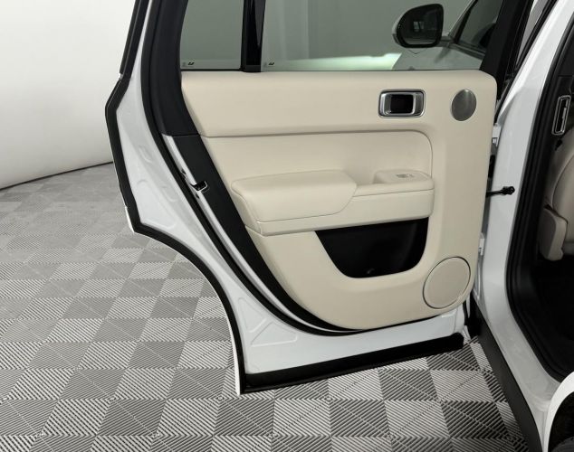 LiXiang (Li Auto) L7  